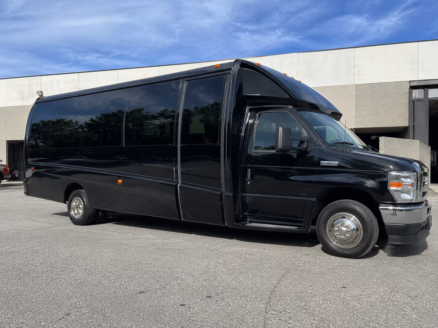 newark airport shuttle bus rentals for private groups