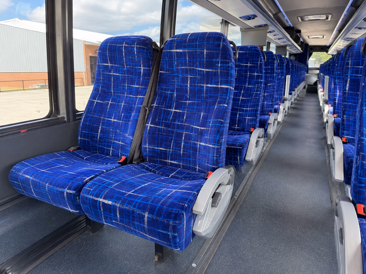 newark airport shuttles for military and government travel